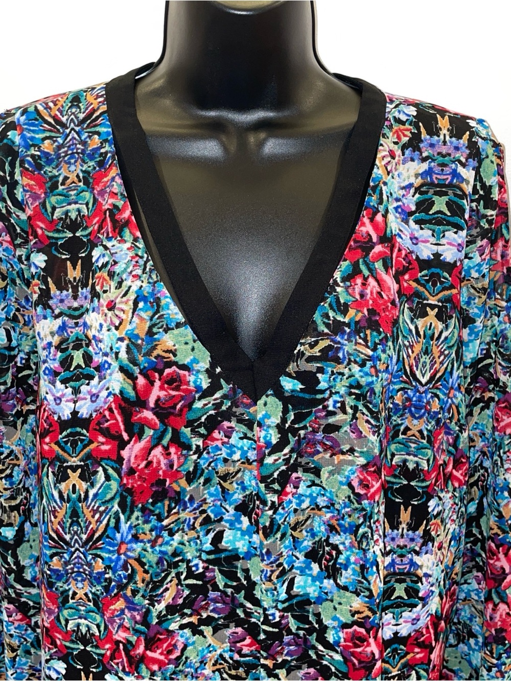 Floral Cold-Shoulder Top - Picture 5 of 7